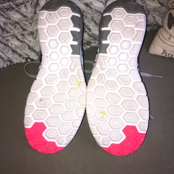 Nike shoes - Picture 6 of 6